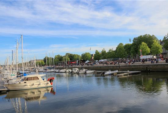 Port de plaisance, Vannes - Camping le kerfalher